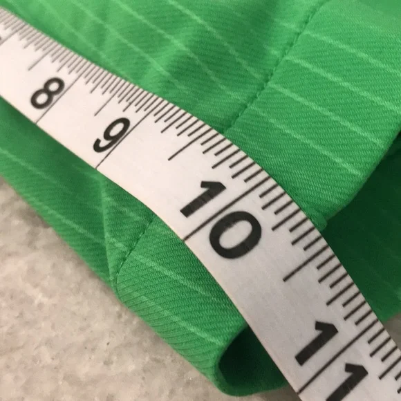 Under Armour Golf Shorts Mens Size 42 Green Pin Stripe Athletic Flat Front - Picture 9 of 9